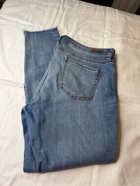 Kut from the Kloth Light Blue Cropped Straight Jeans